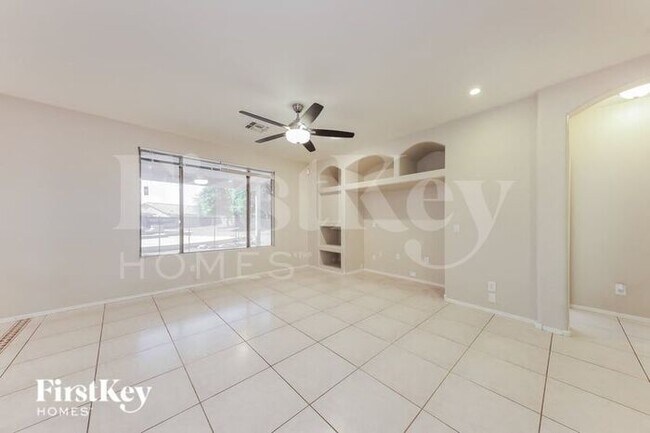 Foto del edificio - 16221 W Marconi Ave