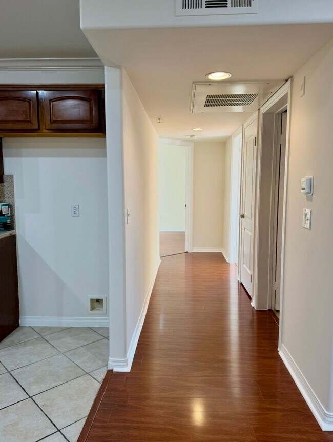 Foto del edificio - Spacious 2 bedroom condo in Van Nuys