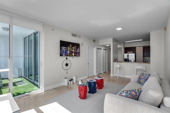 Foto del edificio - 500 NE 29th St