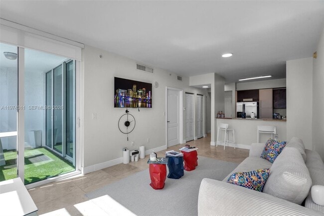 Building Photo - 500 NE 29th St