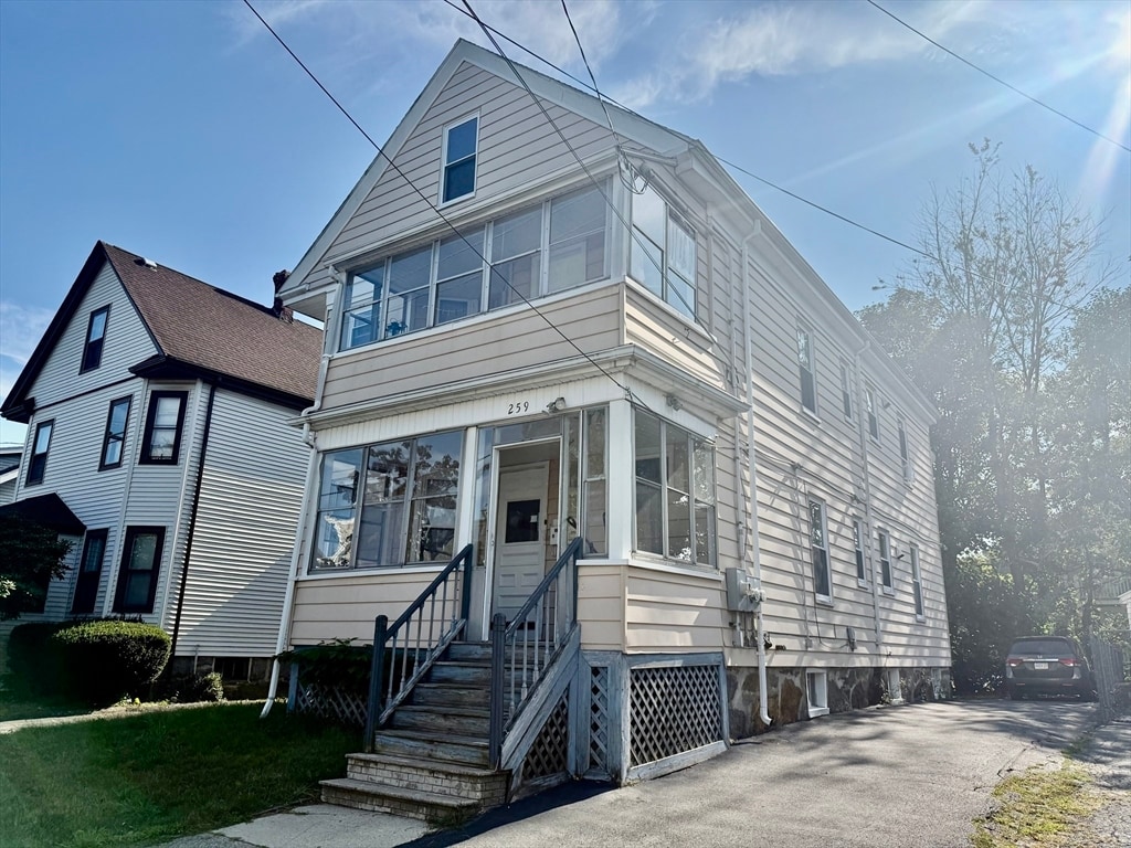 Primary Photo - 259 Newbury Ave