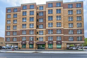 Building Photo - 1930 N Harlem Ave