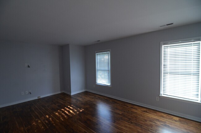Foto del edificio - 4411 Fort Mchenry Pkwy