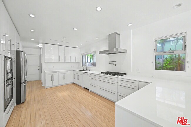 Foto del edificio - 9512 Duxbury Ln
