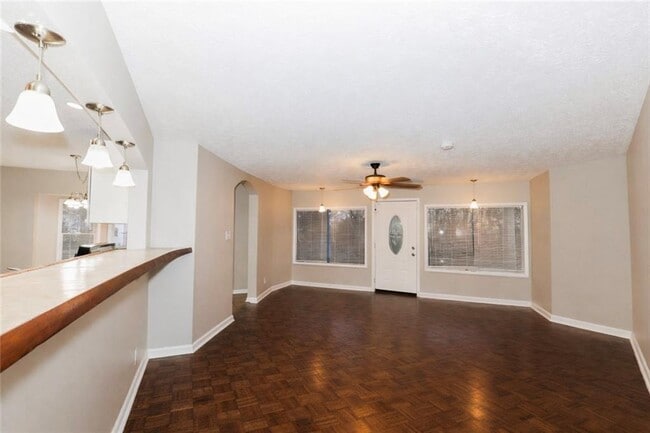 Building Photo - 2018 Pryor Rd SW