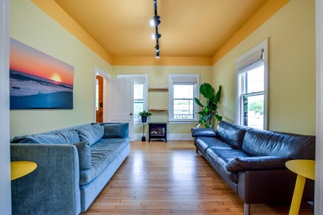 Foto del edificio - 825 Williamson St