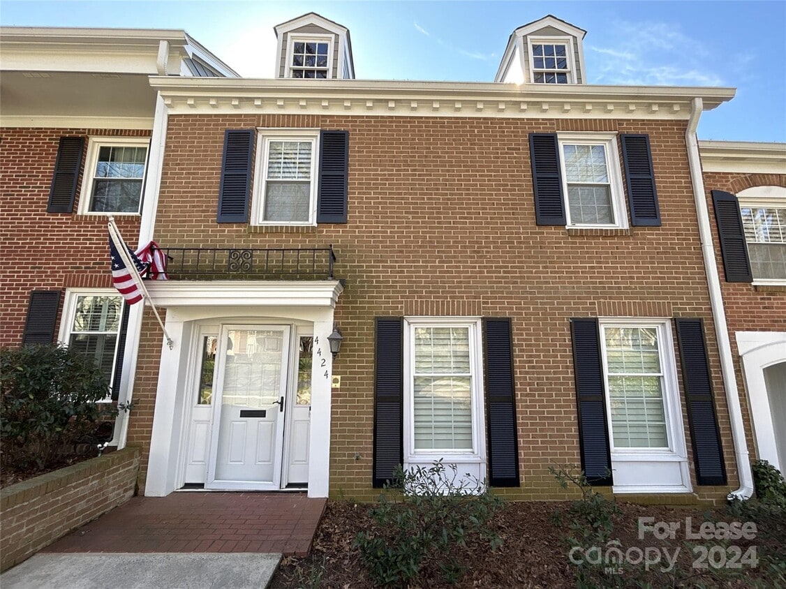 Foto principal - 4424 Mullens Ford Rd