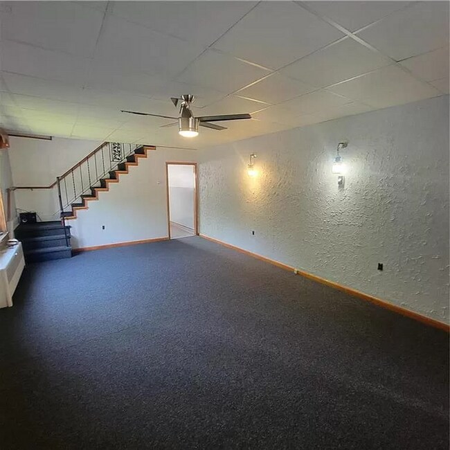 Building Photo - 3 bed 1 bath