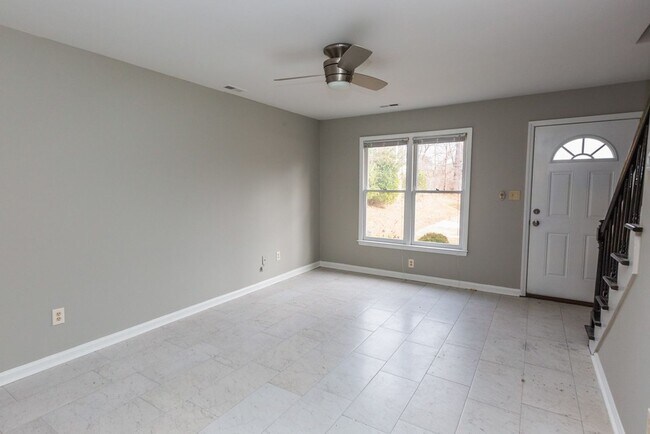 Building Photo - 2230 Summit St