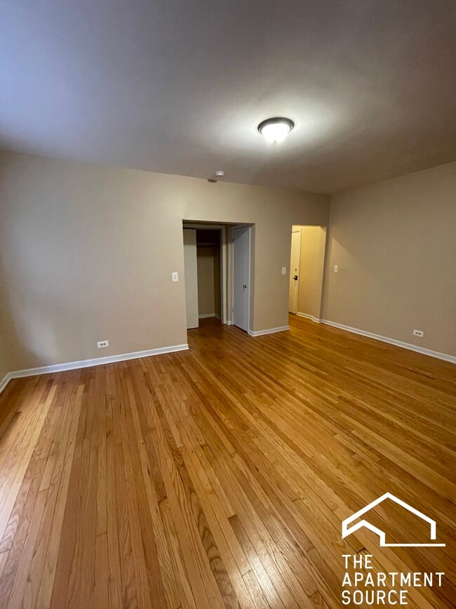 Building Photo - 7728 N Marshfield Ave