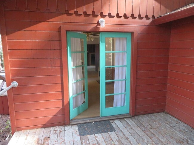 Foto del edificio - Serene mountain setting in Felton