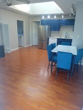 Building Photo - 200 Illinois St