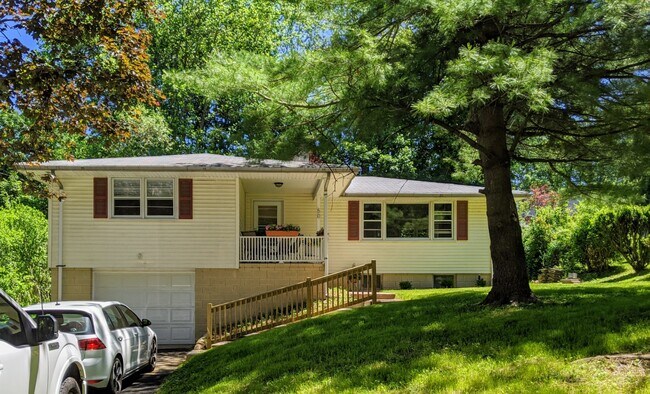 Building Photo - 50 Hunters Ln