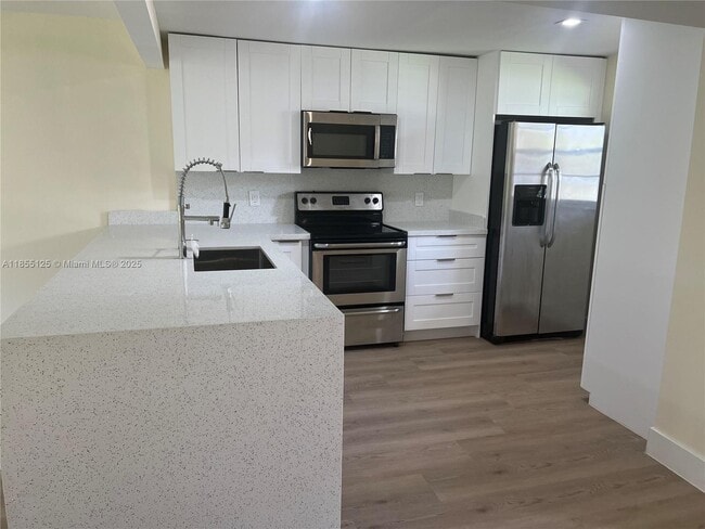 Foto del edificio - 3490 Foxcroft Rd