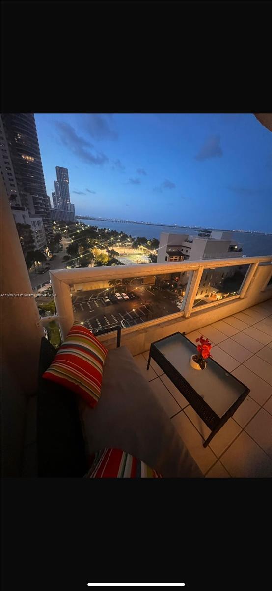 Foto del edificio - 1717 N Bayshore Dr