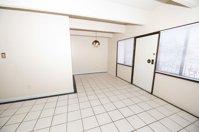 Building Photo - 384 S Ironton St