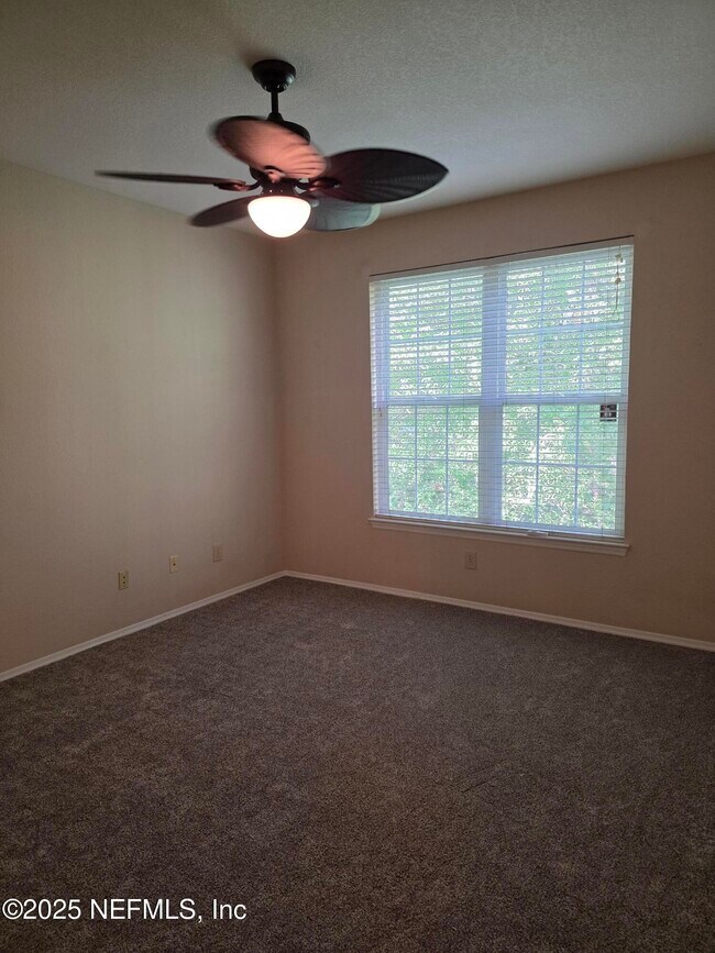 Building Photo - 13810 Sutton Park Dr N