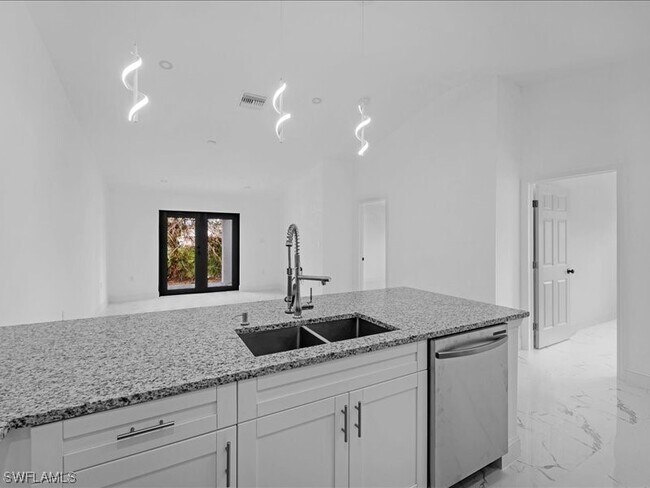 Building Photo - 4549 Leonard Blvd S