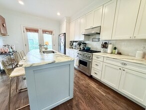 Building Photo - 58 Seaverns Ave
