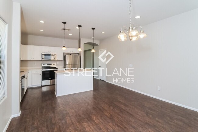 Foto del edificio - JUST REDUCED!