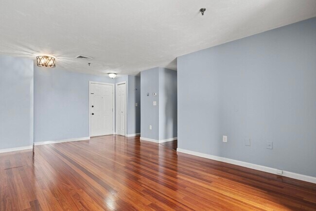 Foto del edificio - 230 Willard St