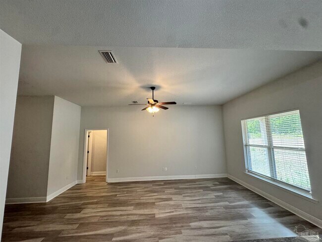 Foto del edificio - 5723 Maggie Rose Cir