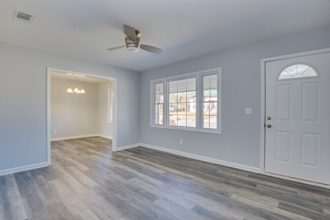 Foto del edificio - 1709 Forest Creek Ct