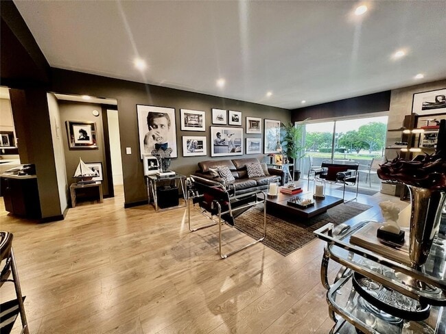 Foto del edificio - 7787 SW 86th St