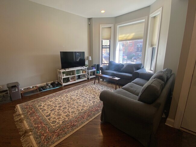 Foto del edificio - 2640 W Cortland St