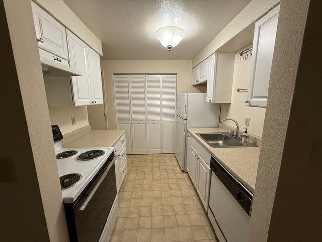 Building Photo - 19670 NW Pondosa Ct