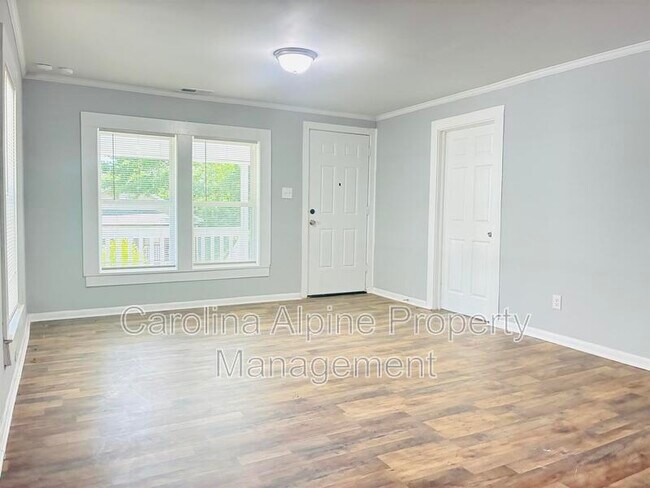 Building Photo - 409 Orange St