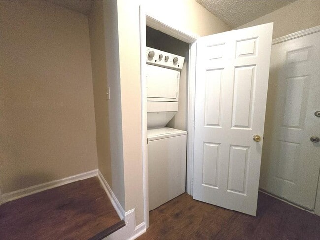 Building Photo - 227 Quail Run