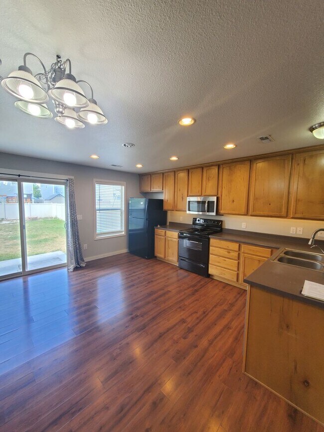 Foto del edificio - Charming Eagle Mountain Home