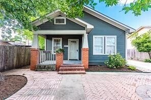 Primary Photo - 231 Cody St