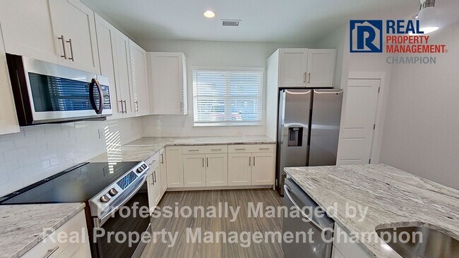 Foto del edificio - Newly Constructed Luxury Townhomes in Porters Neck