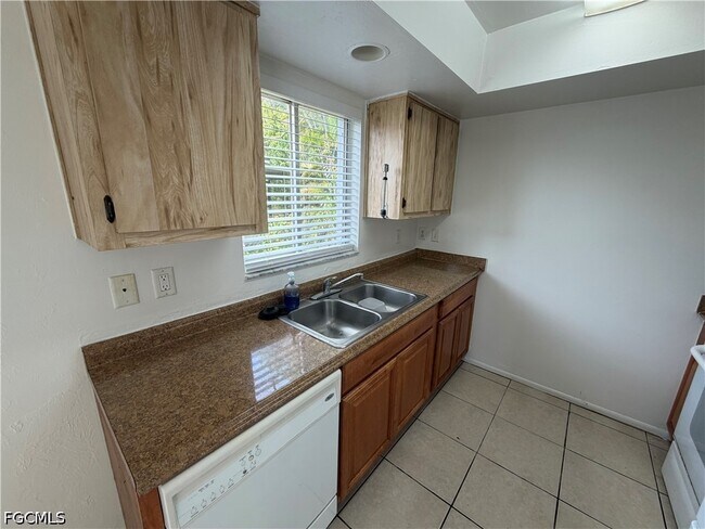Foto del edificio - 929 SE 24th Ave