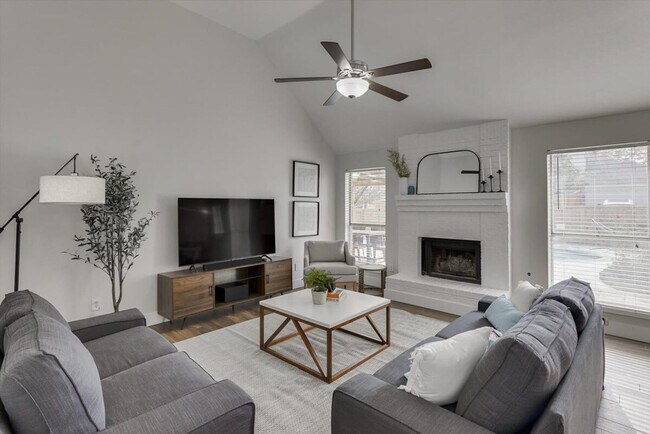 Foto del edificio - 516 Maywood Ln