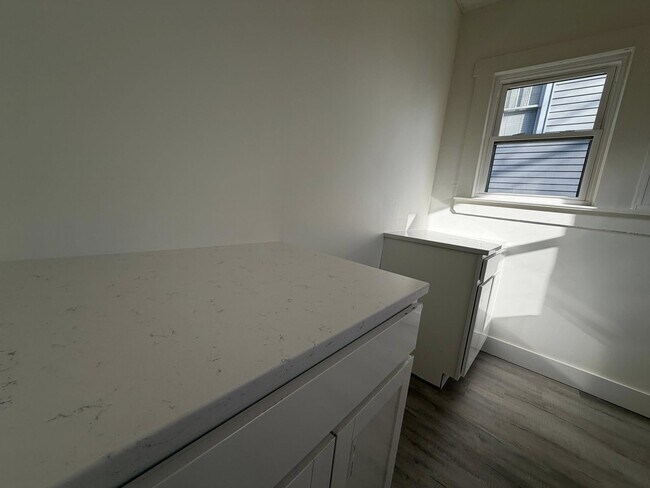 Foto del edificio - 2128 Norwood Blvd