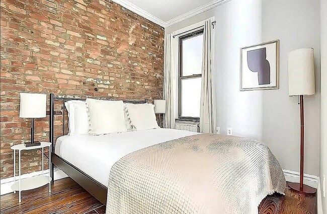 Foto del edificio - 245 E 44th St