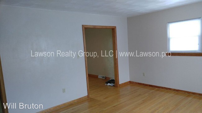 Building Photo - 5750 Halcun Dr
