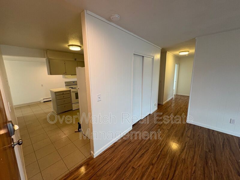 Primary Photo - 3925 E 9th Ave