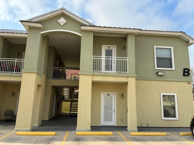 Foto del edificio - 5402 Marcella Ave