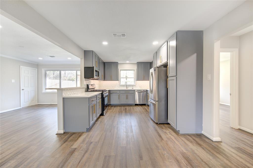 Primary Photo - 6026 Clarewood Dr