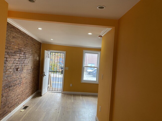 Foto del edificio - 216 S Carey St