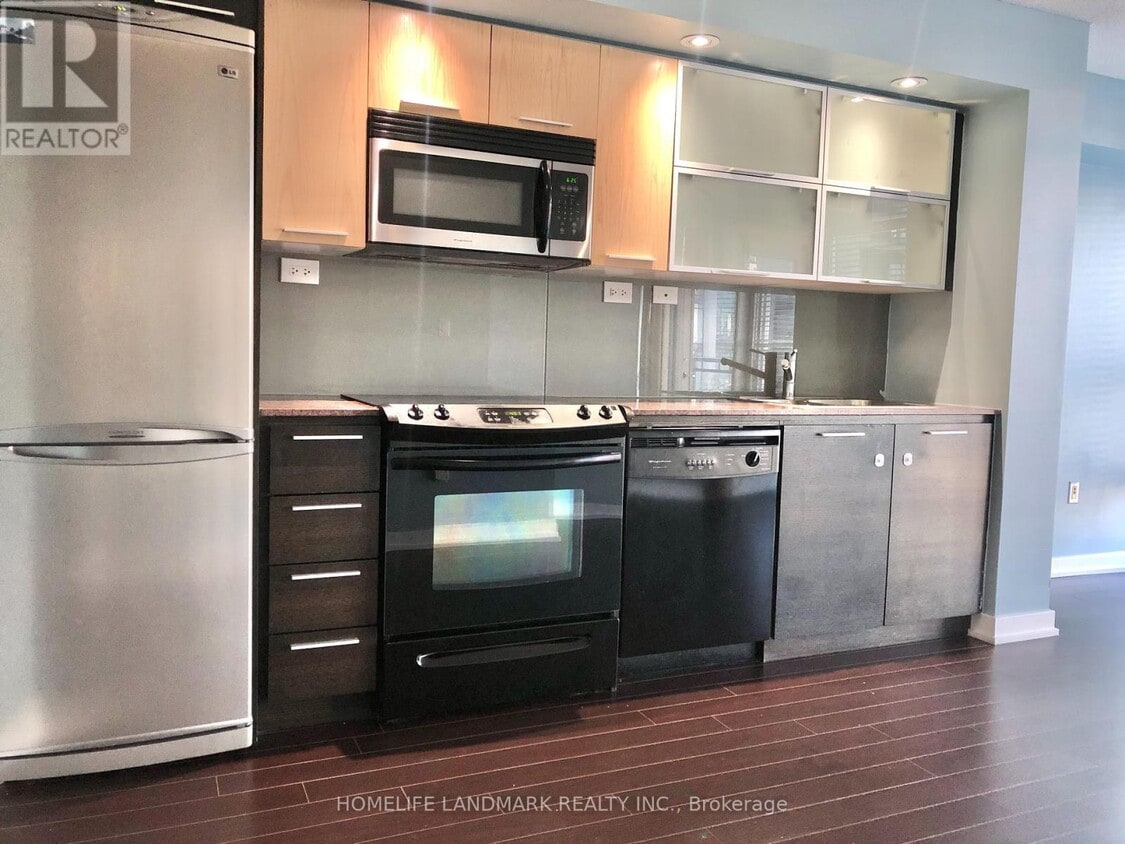Photo principale - 1701-25-1825 Capreol Ct
