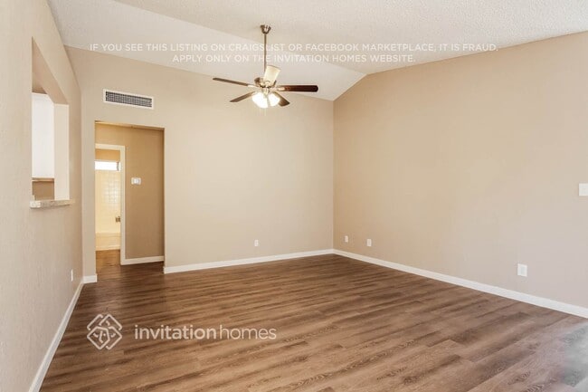 Building Photo - 3108 E Siesta Ln