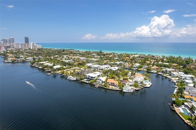 Building Photo - 20191 E Country Club Dr