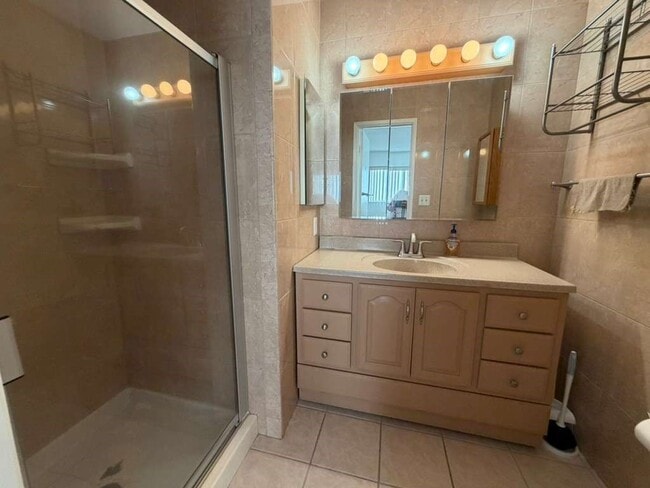 Building Photo - 330 N Chapel Ave