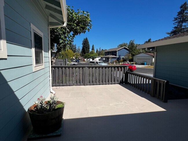 Foto del edificio - Remodeled Single Story 3 Bedroom/2 Bathroo...