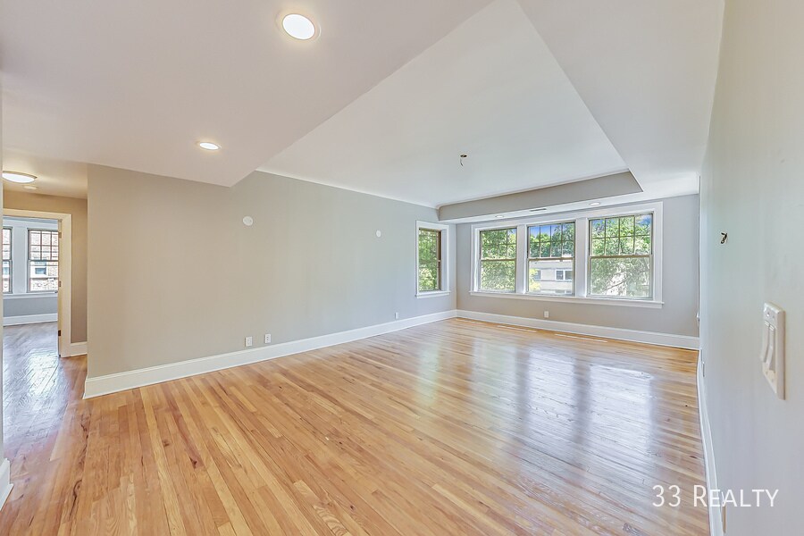 Foto principal - 934 Pleasant St